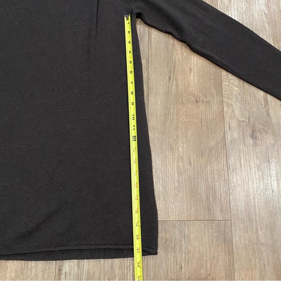 H & M-Tunic Sweater-Women's Size: Large-Color:
Brown - Picture 15 of 16